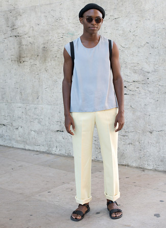 Comment porter un pantalon chino orange pour un style relax