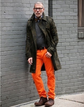 Comment porter un pantalon chino orange
