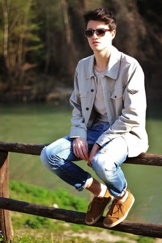 Comment porter des espadrilles orange quand il fait chaud