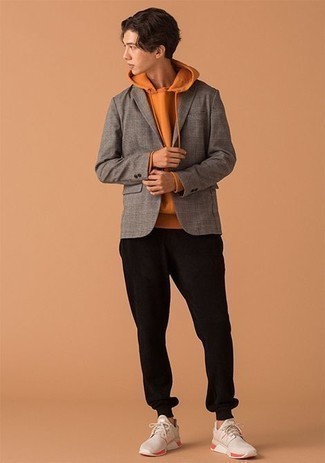 Comment porter un sweat à capuche orange