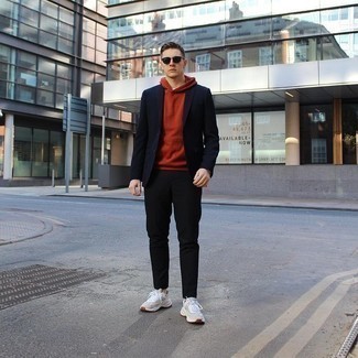 Comment porter un sweat à capuche orange