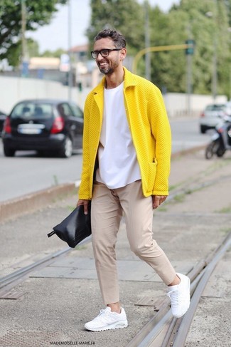 Comment porter une veste orange quand il fait chaud