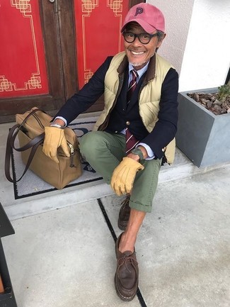 Comment porter une veste orange pour un style chic decontractés