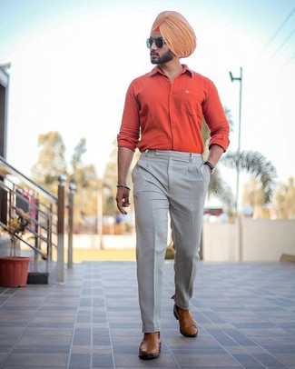 Comment porter une chemise à manches longues orange