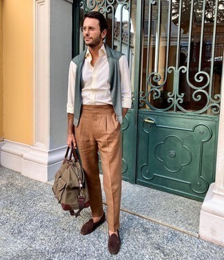 Comment porter une chemise à manches longues orange