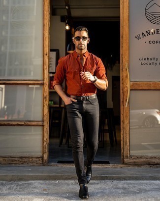 Comment porter une chemise à manches longues orange