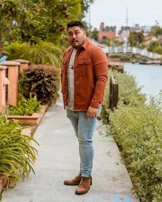 Comment porter une chemise à manches longues orange