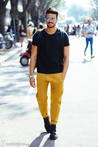 Comment porter un pantalon orange pour un style decontractés quand il fait chaud