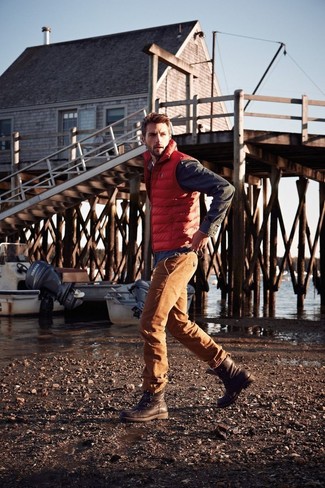 Comment porter un pantalon orange pour un style decontractés en automne