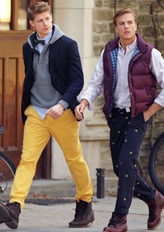 Comment porter un pantalon orange pour un style decontractés en automne