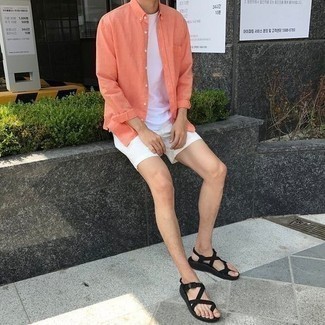 Comment porter une chemise orange pour un style relax