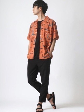 Comment porter une chemise orange pour un style relax