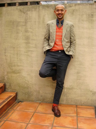 Comment porter des chaussettes orange pour un style chic decontractés