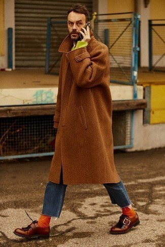 Comment porter des chaussettes orange pour un style chic decontractés quand il fait frais