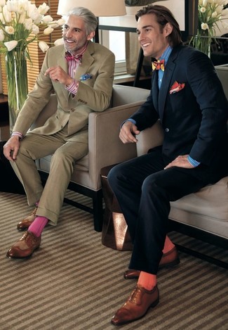 Comment porter des chaussettes orange quand il fait chaud
