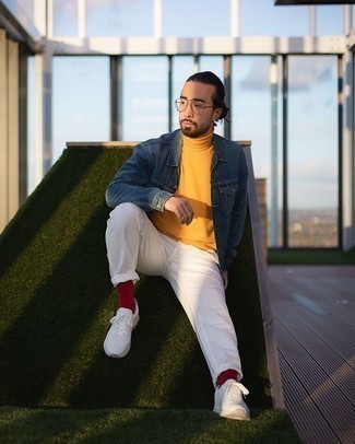 Comment porter un pull orange pour un style decontractés