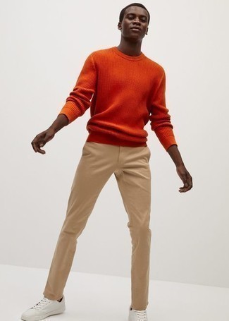 Comment porter un pull orange