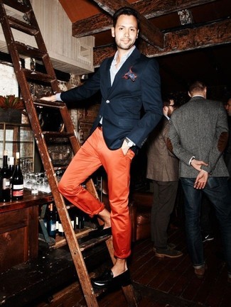 Comment porter une montre orange pour un style chic decontractés en été