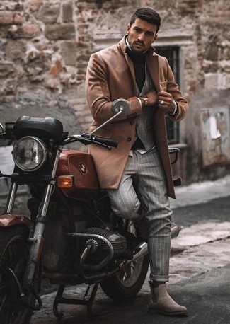 Comment porter une montre orange en hiver