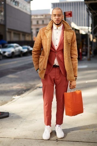 Comment porter une montre orange en hiver