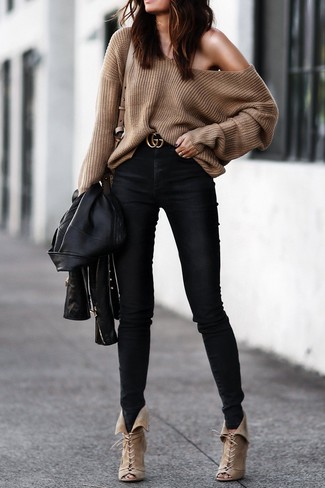 Comment porter un pull surdimensionné avec des bottines