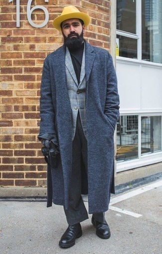 Comment porter un blazer écossais gris pour un style elégantes: Essaie d'associer un blazer écossais gris avec un pantalon de costume gris foncé pour une silhouette classique et raffinée. Termine ce look avec une paire de bottines chelsea en cuir noires.