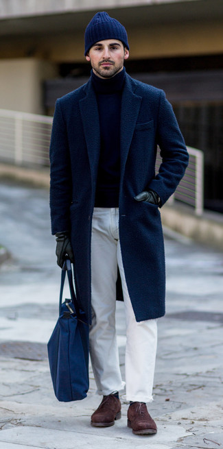 Un jean à porter avec des chaussures richelieu marron à 30 ans: Essaie d'associer un pardessus bleu marine avec un jean si tu recherches un look stylé et soigné. Apportez une touche d'élégance à votre tenue avec une paire de chaussures richelieu marron.