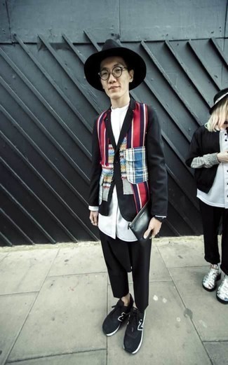 Comment porter un blazer à patchwork en été