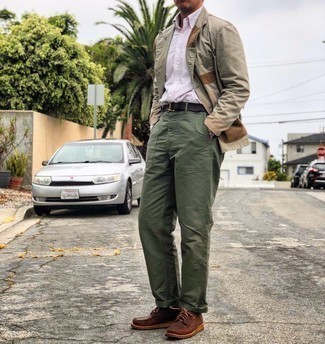 Comment porter un blazer à patchwork en été