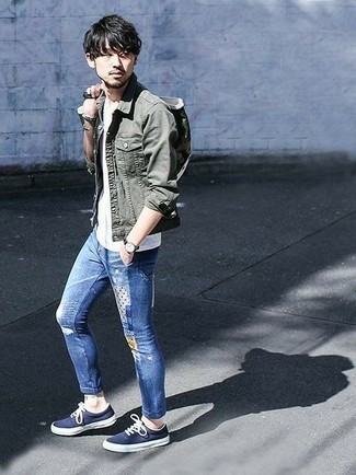 Comment porter un jean à patchwork quand il fait chaud