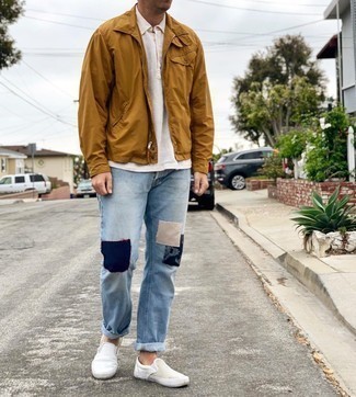 Comment porter un jean à patchwork au printemps à 30 ans