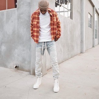Comment porter un jean à patchwork quand il fait chaud à 30 ans