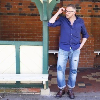Comment porter un jean à patchwork en été à 30 ans