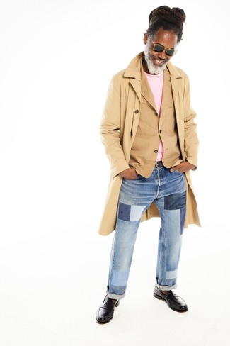 Comment porter un pantalon à patchwork après 50 ans