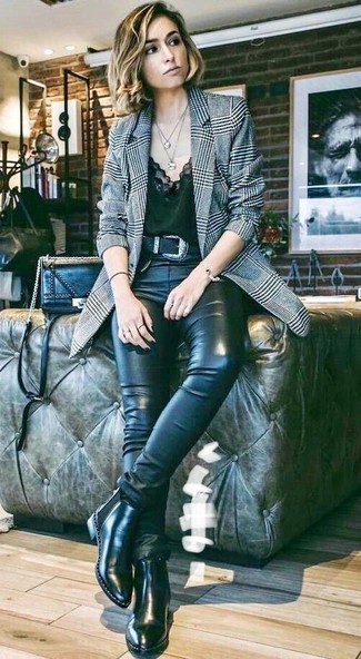 Comment porter un pendentif pour un style decontractés quand il fait chaud