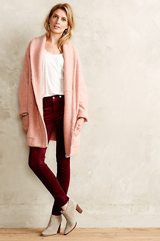 Comment porter un cardigan rose