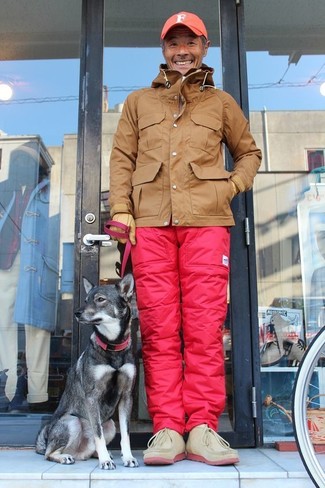 Comment porter un pantalon cargo rose