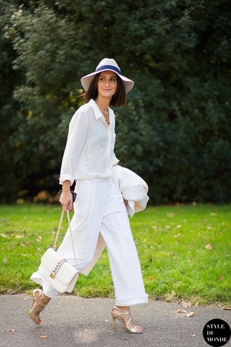 Comment porter un chapeau rose