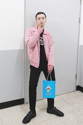 Comment porter une veste rose pour un style decontractés à l'adolescence