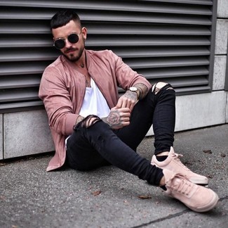 Comment porter une veste rose
