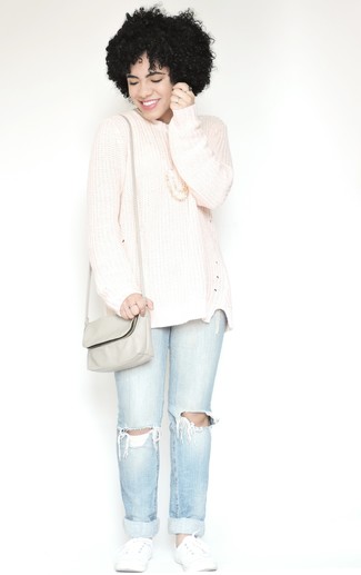 Comment porter un pull surdimensionné en tricot rose