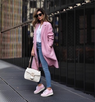 Comment porter des baskets basses en cuir roses