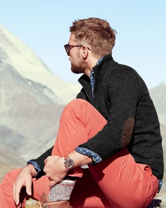 Comment porter un pantalon rose pour homme