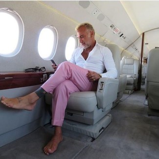 Comment porter un pantalon rose pour homme