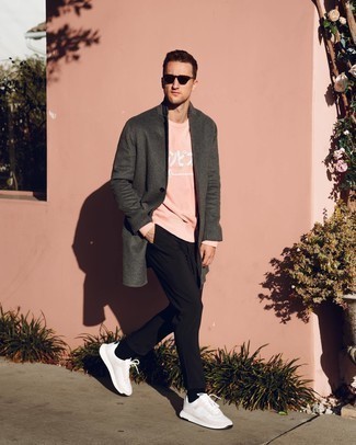 Comment porter un sweat-shirt imprimé rose