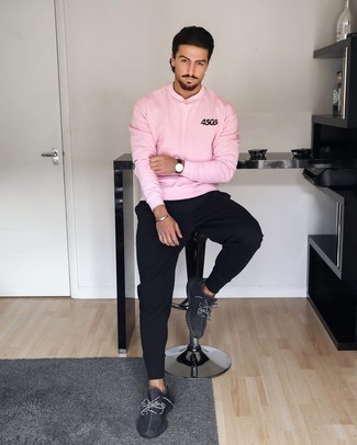 Comment porter un sweat-shirt imprimé rose