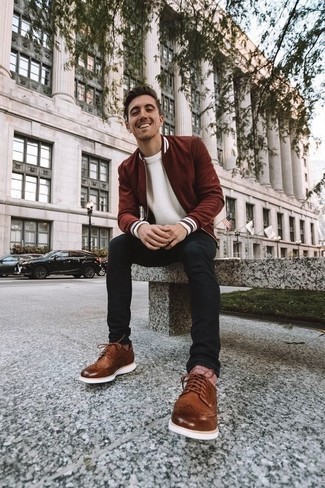 Comment porter des chaussettes roses au printemps