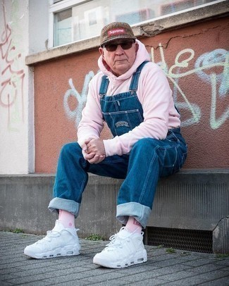 Comment porter des chaussettes roses au printemps