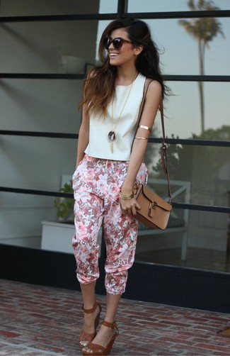 Comment porter un pantalon de jogging rose