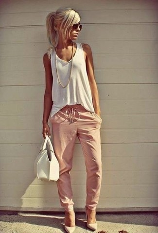 Comment porter un pantalon de jogging rose